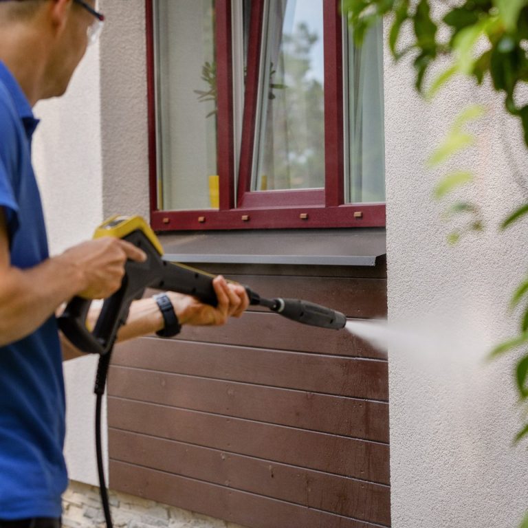 Fassadenreinigung Mit dem Hochdruckreiniger Fassade sauber machen